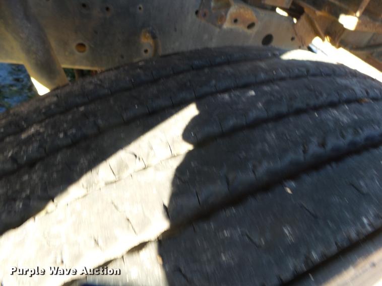 image for item DB7343 1988 International S2200 fertilizer tender truck