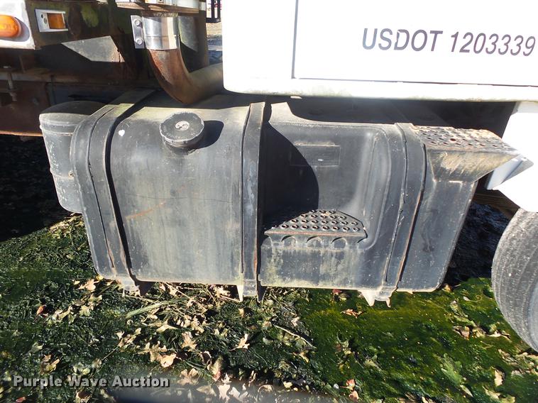 image for item DB7343 1988 International S2200 fertilizer tender truck