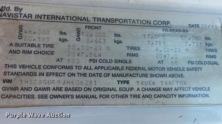 image for item DB7343 1988 International S2200 fertilizer tender truck