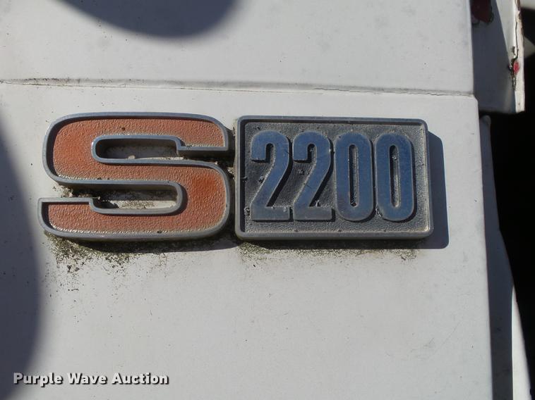 image for item DB7343 1988 International S2200 fertilizer tender truck