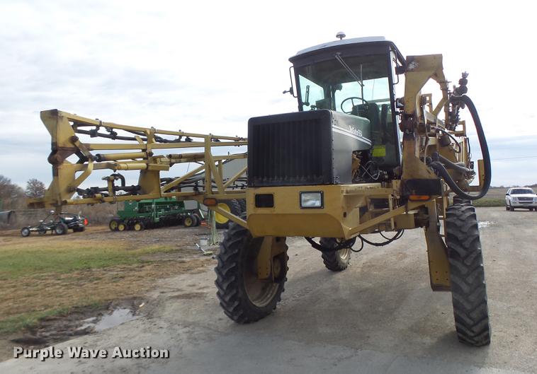 image for item DB9905 1997 Rogator 554 self-propelled sprayer