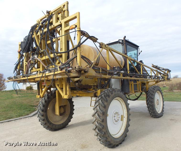 image for item DB9905 1997 Rogator 554 self-propelled sprayer