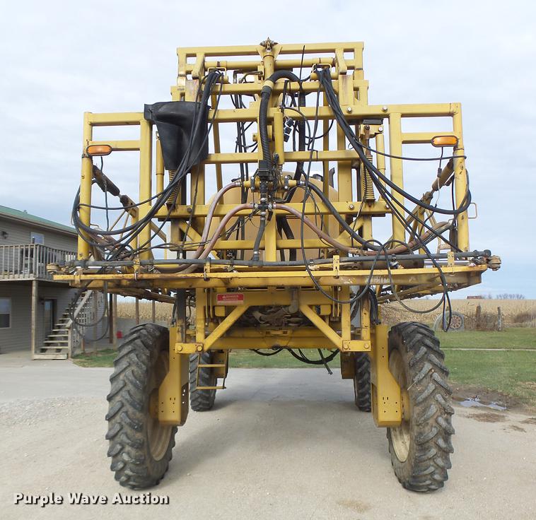 image for item DB9905 1997 Rogator 554 self-propelled sprayer