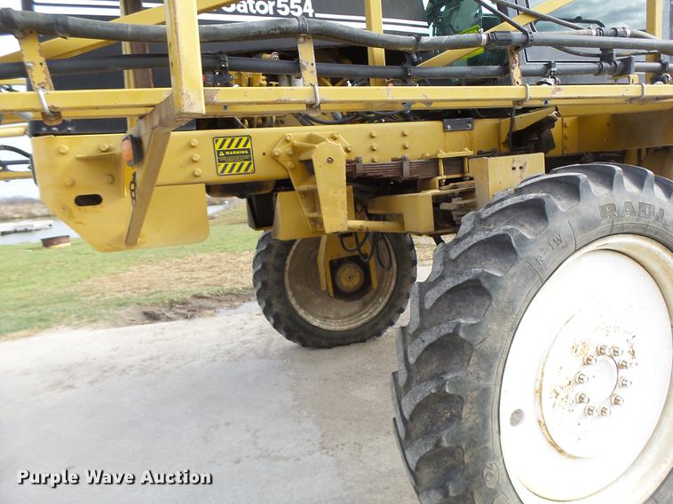 image for item DB9905 1997 Rogator 554 self-propelled sprayer