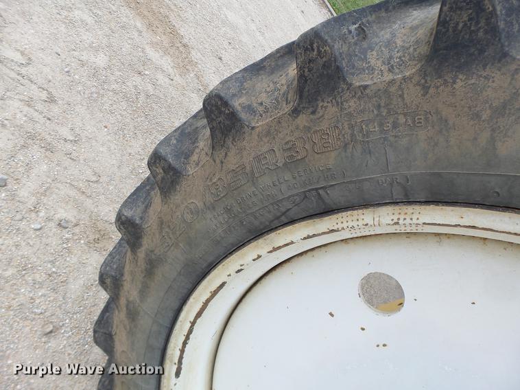 image for item DB9905 1997 Rogator 554 self-propelled sprayer