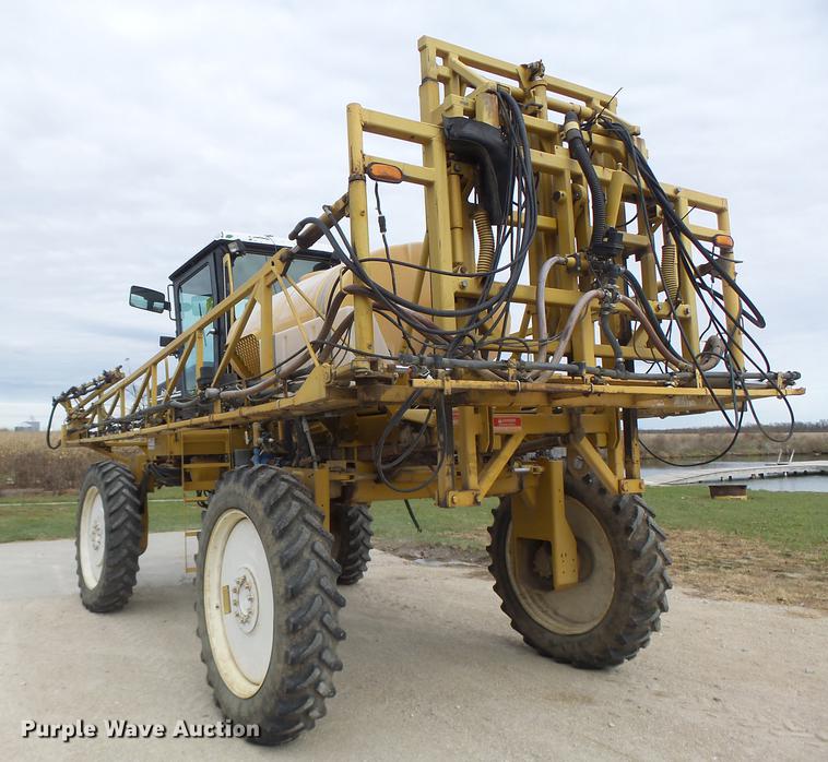 image for item DB9905 1997 Rogator 554 self-propelled sprayer
