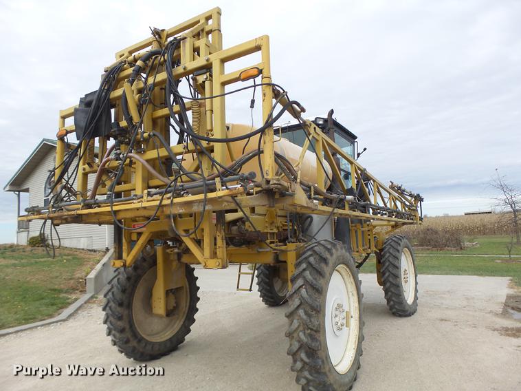 image for item DB9905 1997 Rogator 554 self-propelled sprayer