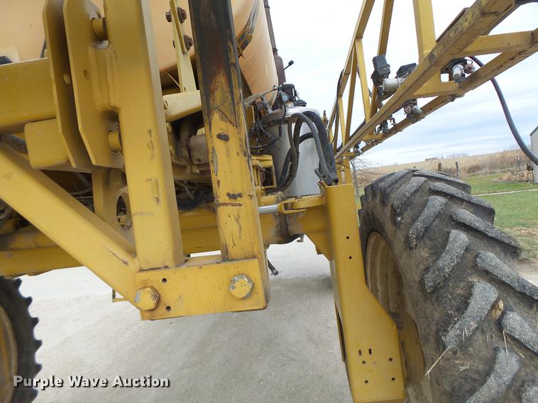 image for item DB9905 1997 Rogator 554 self-propelled sprayer