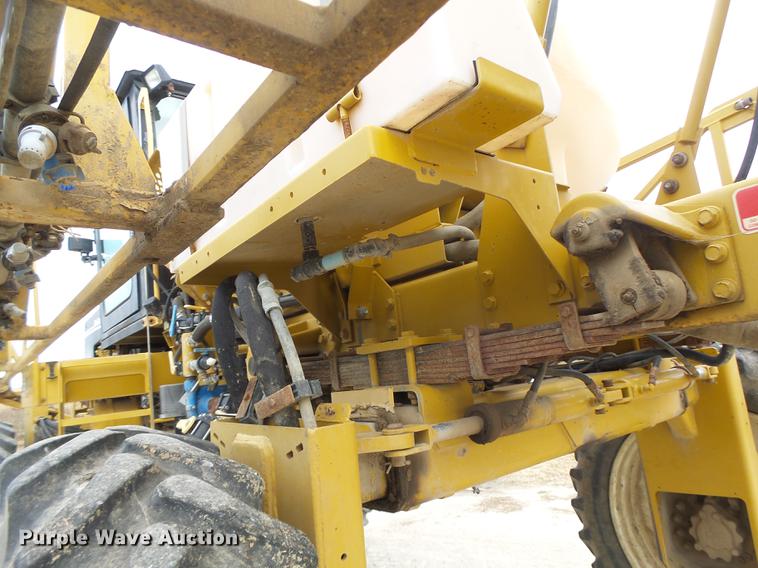 image for item DB9905 1997 Rogator 554 self-propelled sprayer