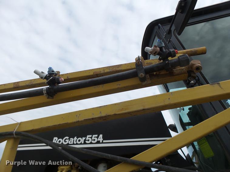 image for item DB9905 1997 Rogator 554 self-propelled sprayer