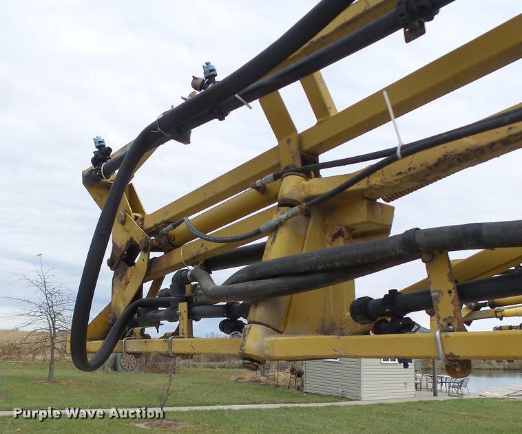 image for item DB9905 1997 Rogator 554 self-propelled sprayer