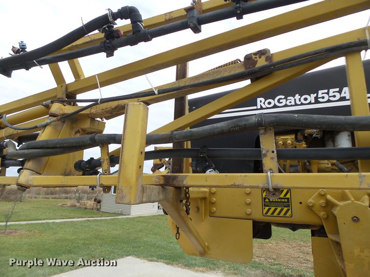 image for item DB9905 1997 Rogator 554 self-propelled sprayer