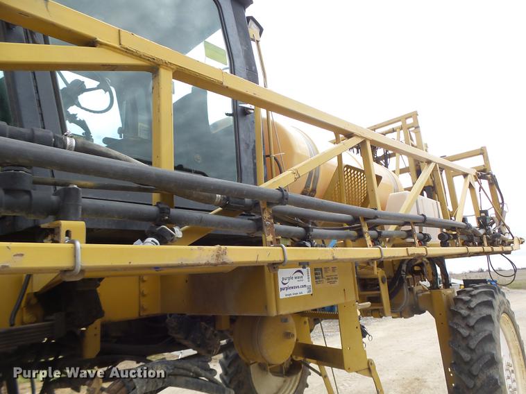 image for item DB9905 1997 Rogator 554 self-propelled sprayer