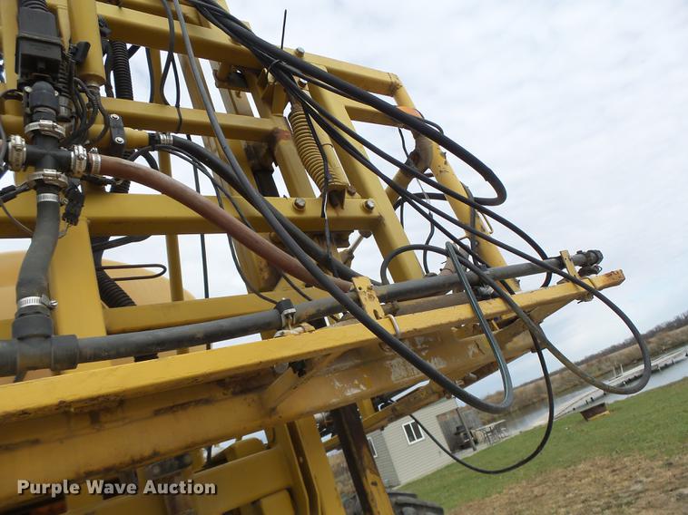 image for item DB9905 1997 Rogator 554 self-propelled sprayer