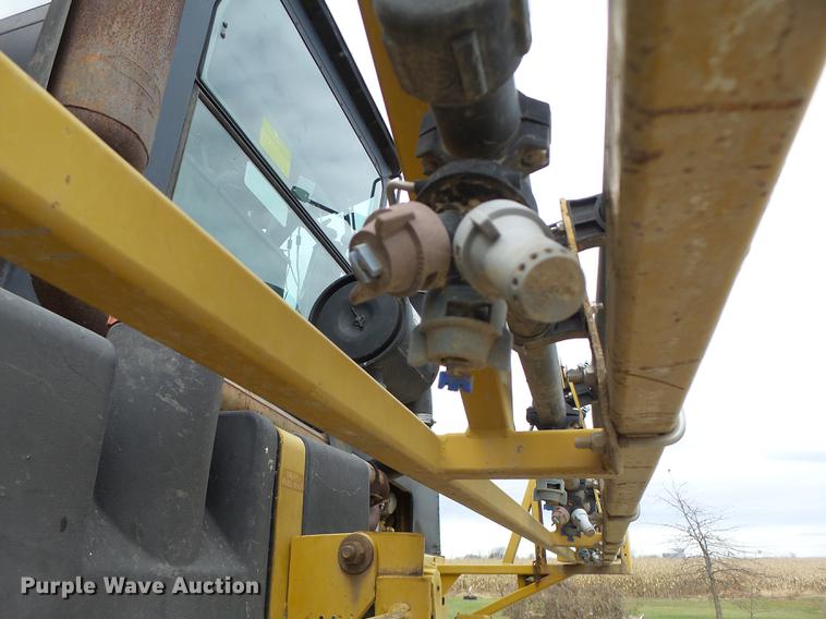 image for item DB9905 1997 Rogator 554 self-propelled sprayer