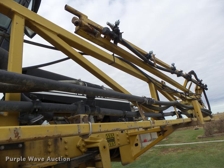 image for item DB9905 1997 Rogator 554 self-propelled sprayer