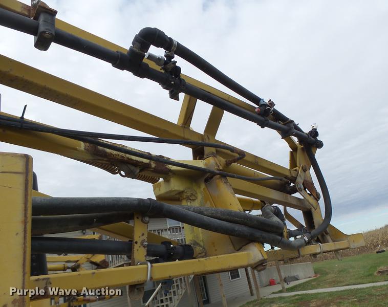 image for item DB9905 1997 Rogator 554 self-propelled sprayer