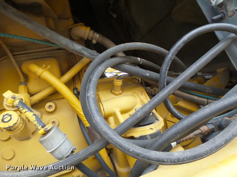 image for item DB9905 1997 Rogator 554 self-propelled sprayer