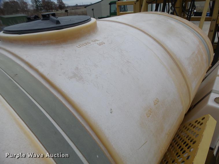 image for item DB9905 1997 Rogator 554 self-propelled sprayer