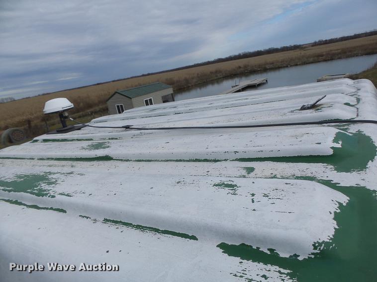 image for item DB9905 1997 Rogator 554 self-propelled sprayer