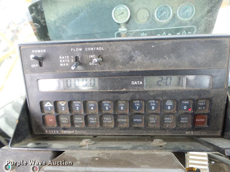 image for item DB9905 1997 Rogator 554 self-propelled sprayer