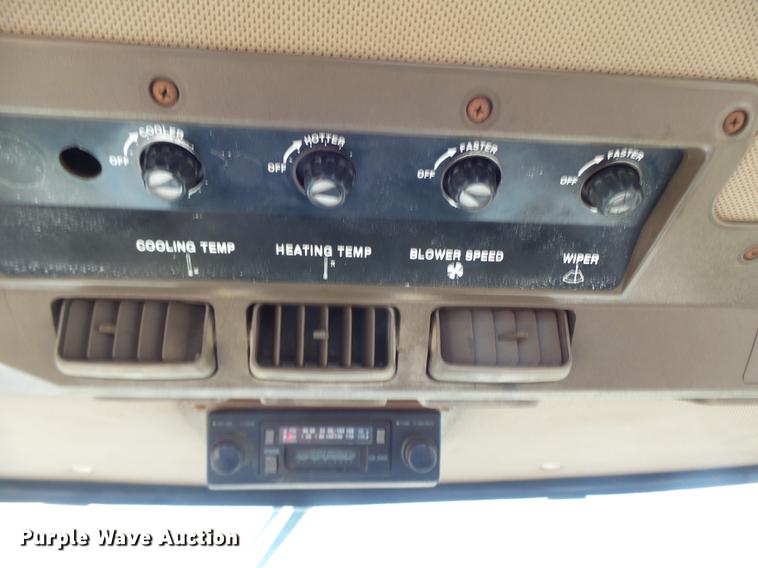 image for item DB9905 1997 Rogator 554 self-propelled sprayer