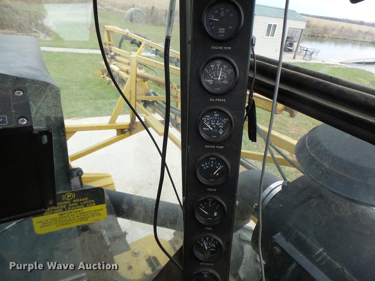 image for item DB9905 1997 Rogator 554 self-propelled sprayer