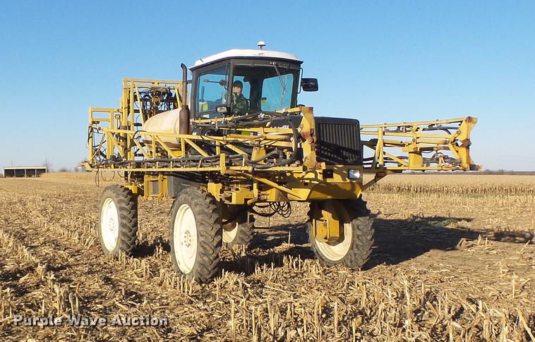 image for item DB9905 1997 Rogator 554 self-propelled sprayer