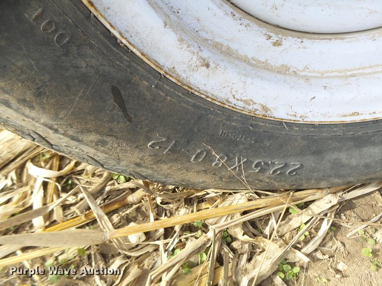 image for item DB9907 Unverferth HT25 header trailer