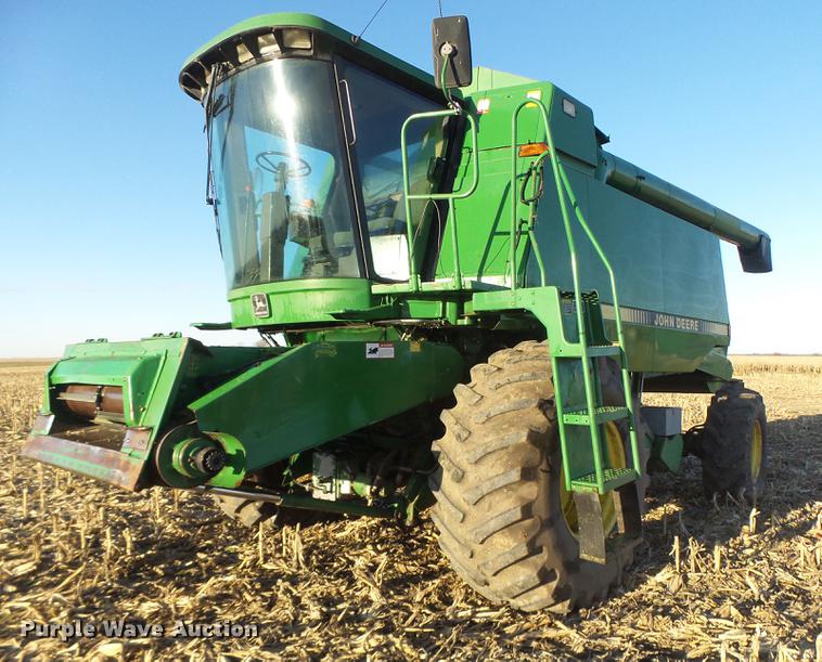 image for item DB9908 1990 John Deere 9500 RWA combine