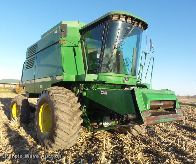 image for item DB9908 1990 John Deere 9500 RWA combine
