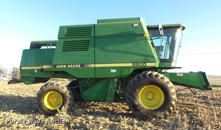image for item DB9908 1990 John Deere 9500 RWA combine