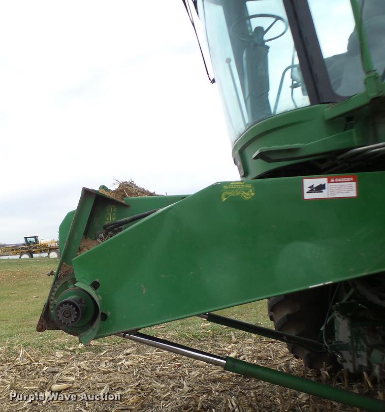 image for item DB9908 1990 John Deere 9500 RWA combine