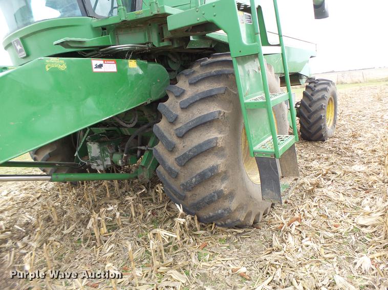 image for item DB9908 1990 John Deere 9500 RWA combine