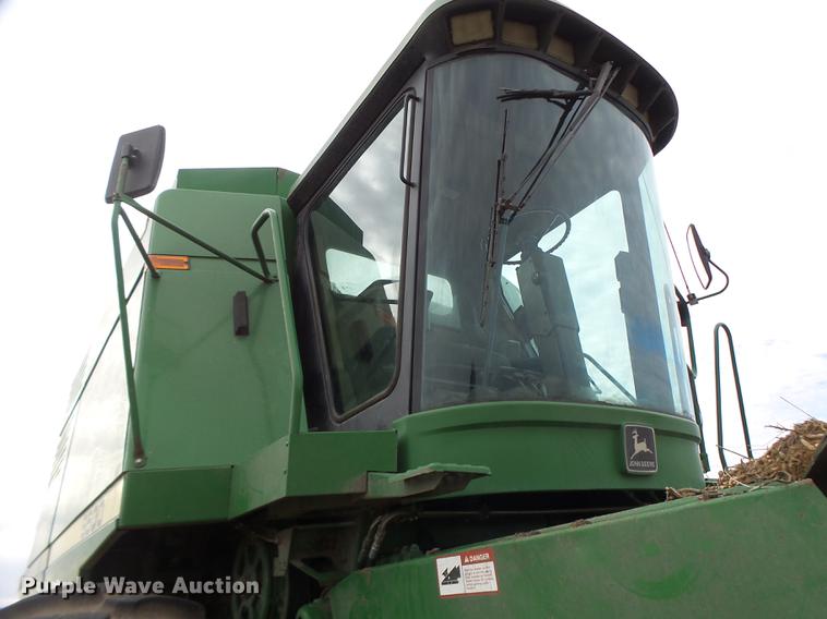 image for item DB9908 1990 John Deere 9500 RWA combine