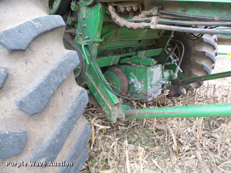 image for item DB9908 1990 John Deere 9500 RWA combine