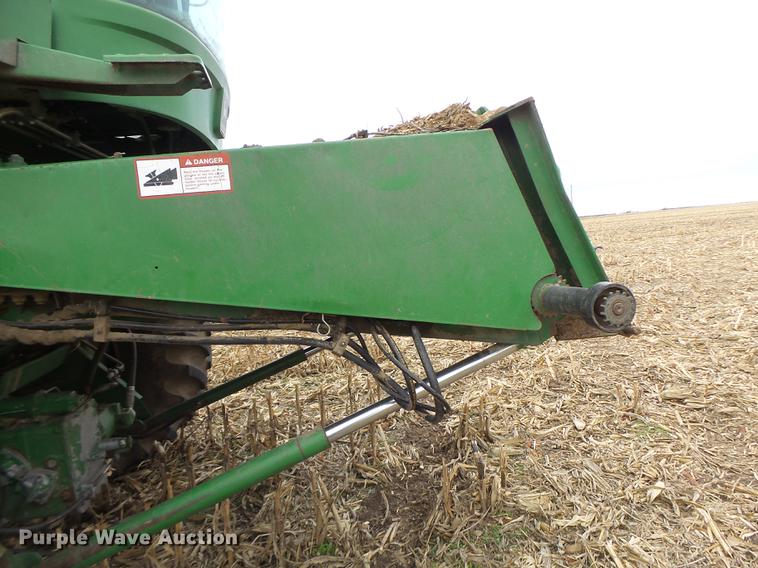 image for item DB9908 1990 John Deere 9500 RWA combine