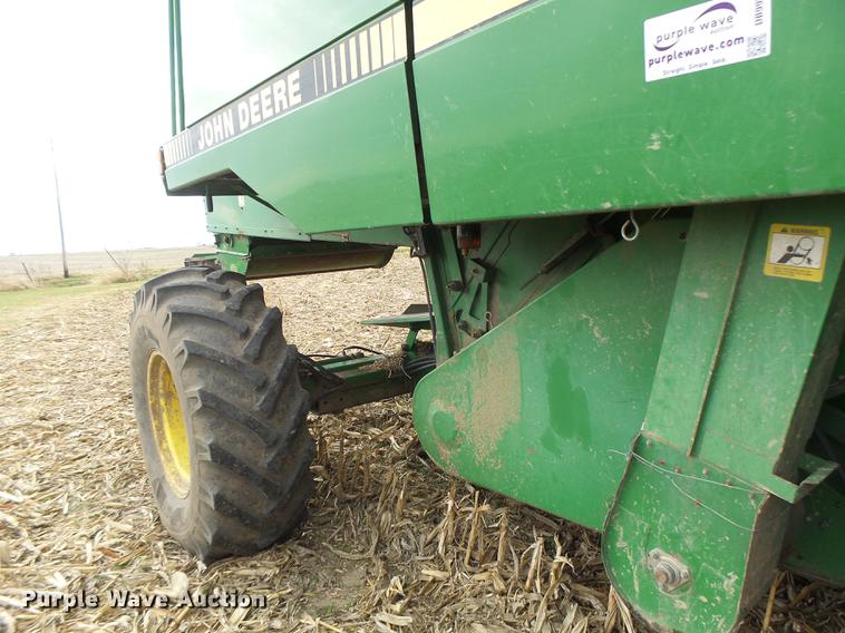 image for item DB9908 1990 John Deere 9500 RWA combine