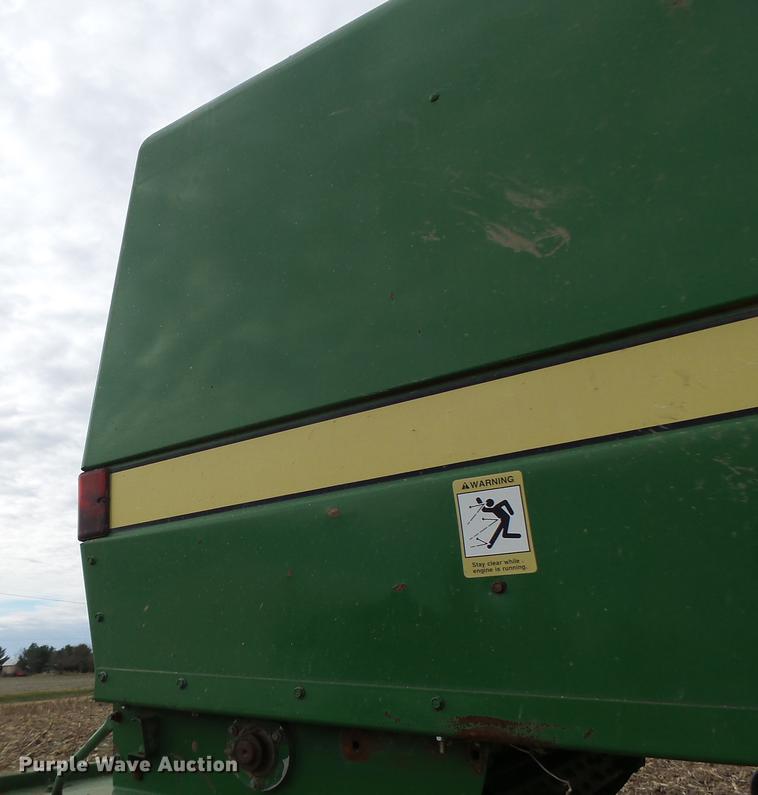 image for item DB9908 1990 John Deere 9500 RWA combine