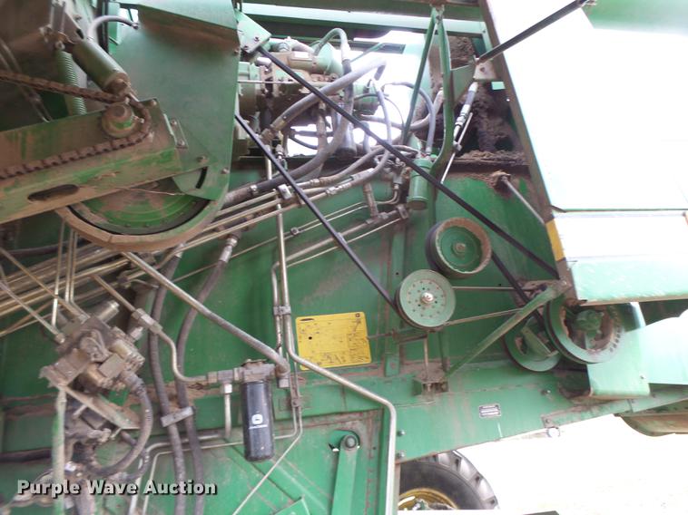 image for item DB9908 1990 John Deere 9500 RWA combine