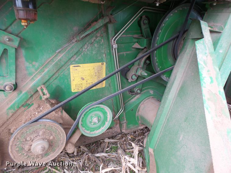 image for item DB9908 1990 John Deere 9500 RWA combine