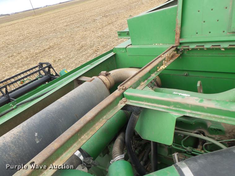 image for item DB9908 1990 John Deere 9500 RWA combine