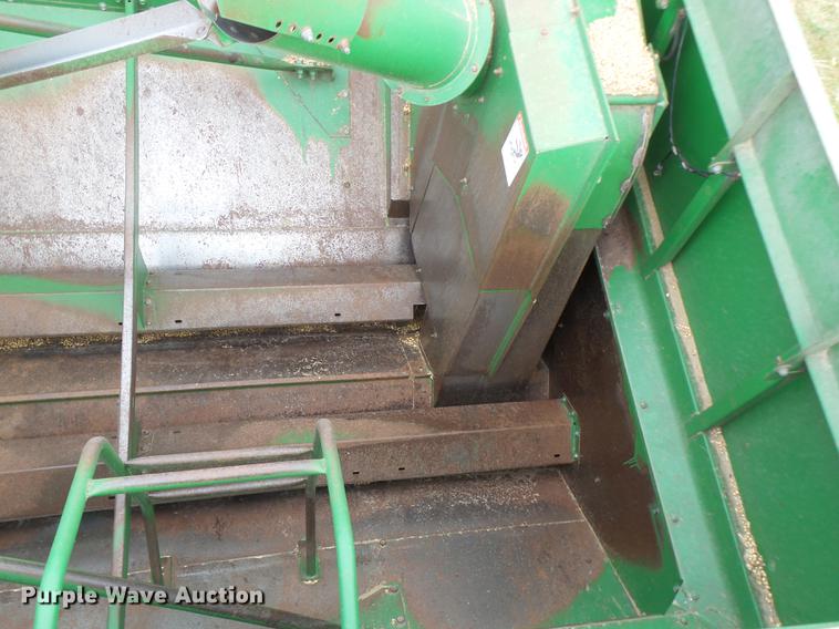 image for item DB9908 1990 John Deere 9500 RWA combine