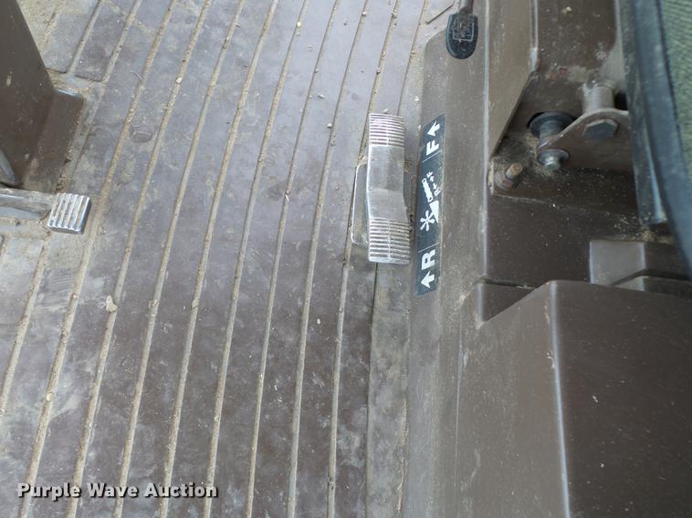 image for item DB9908 1990 John Deere 9500 RWA combine