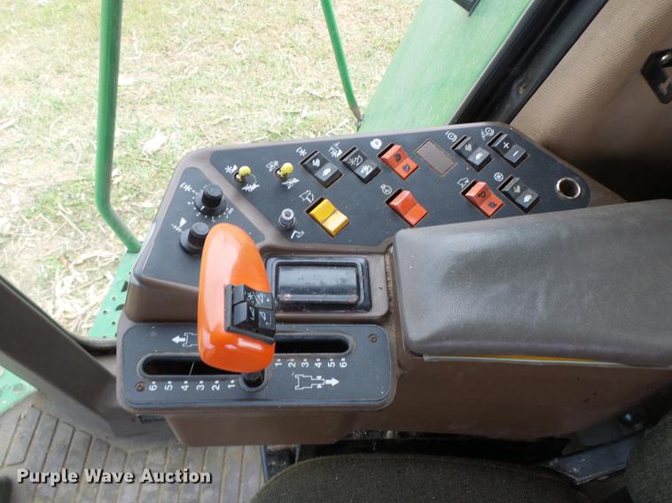 image for item DB9908 1990 John Deere 9500 RWA combine