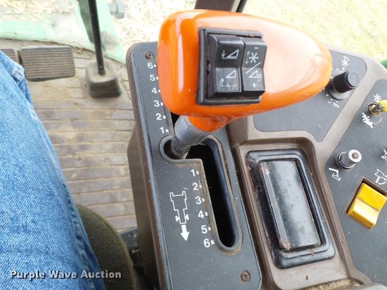 image for item DB9908 1990 John Deere 9500 RWA combine