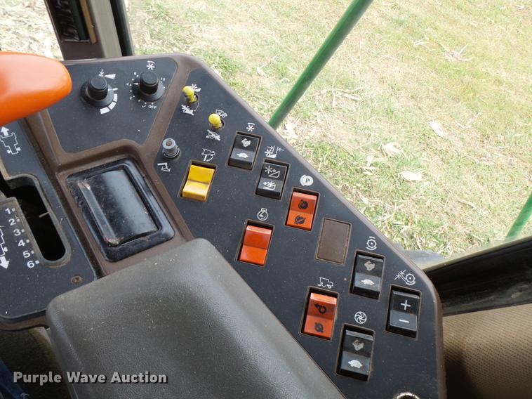 image for item DB9908 1990 John Deere 9500 RWA combine