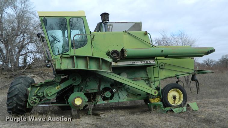 image for item DB9974 John Deere 7700 Turbo combine