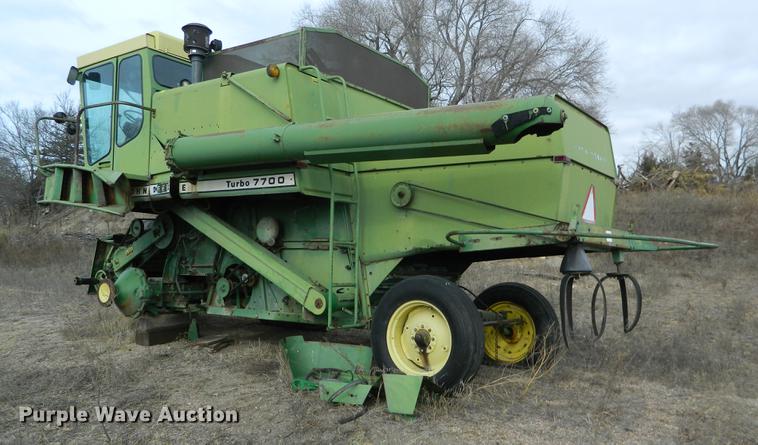 image for item DB9974 John Deere 7700 Turbo combine