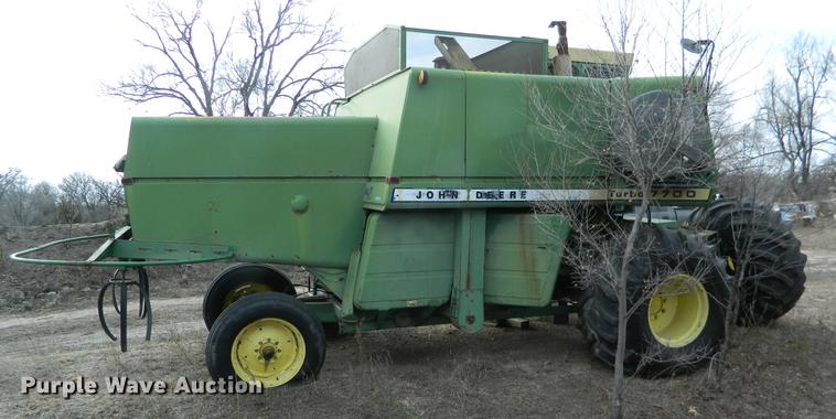 image for item DB9974 John Deere 7700 Turbo combine